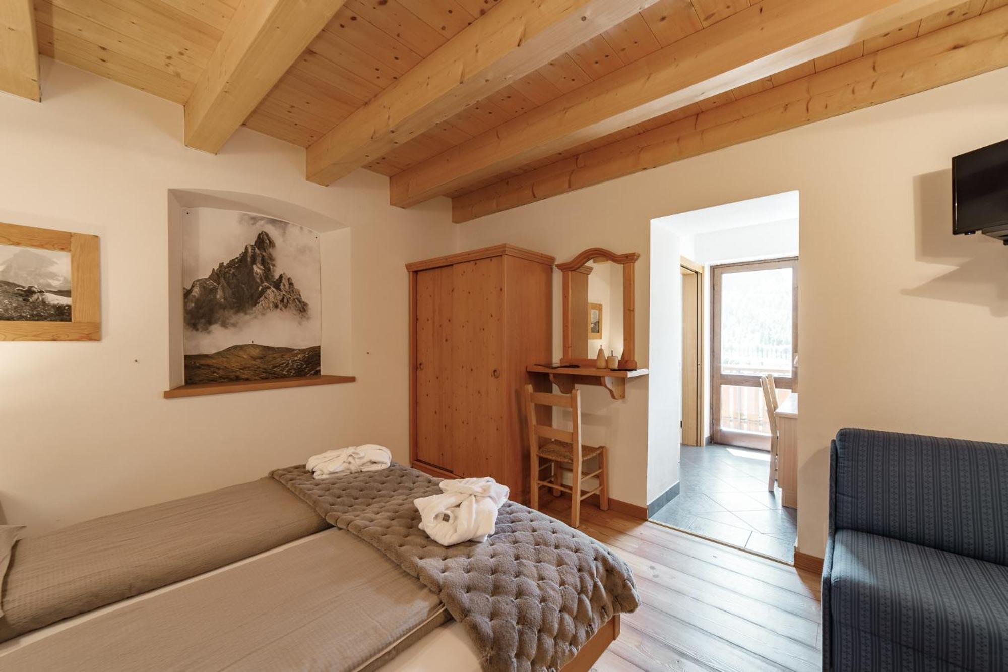 Hotel Al Bivio - Pizzeria, Pool & Sauna Imer Bagian luar foto