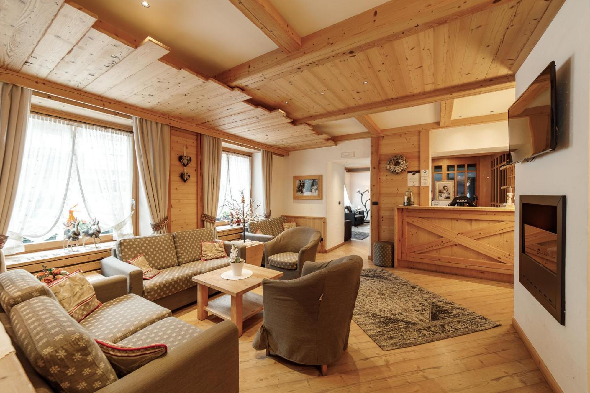 Hotel Al Bivio - Pizzeria, Pool & Sauna Imer Bagian luar foto