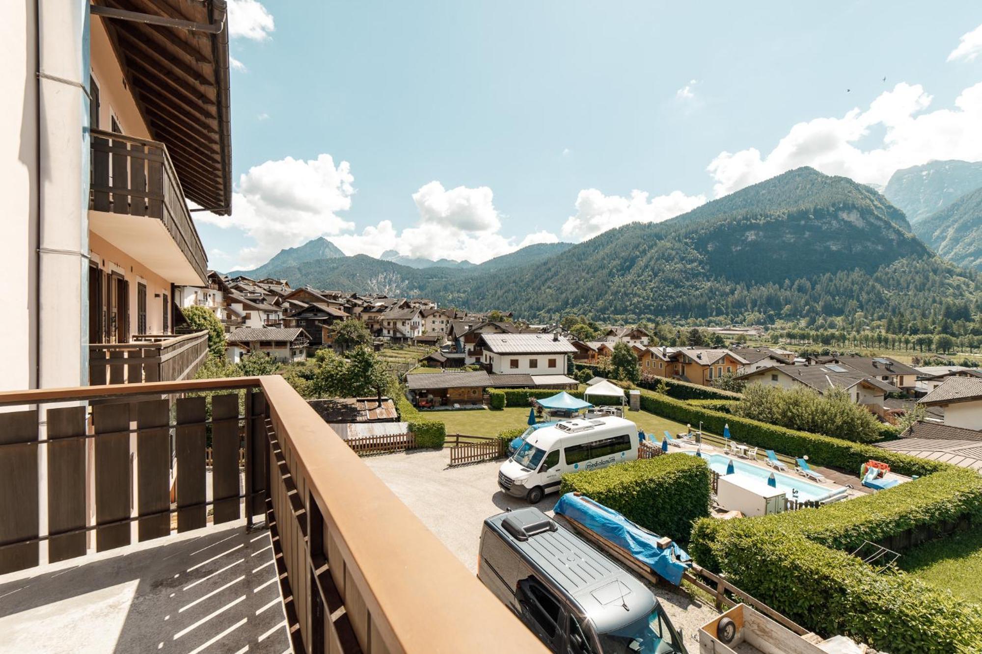 Hotel Al Bivio - Pizzeria, Pool & Sauna Imer Bagian luar foto